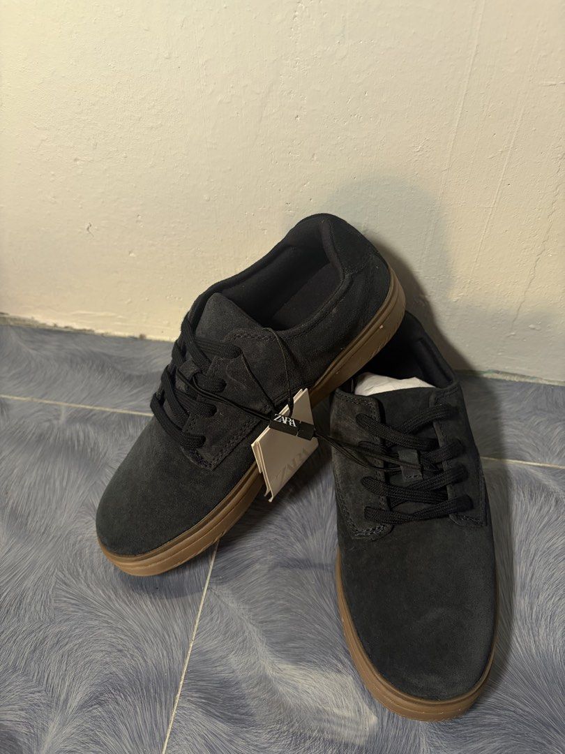 Zara Size 36 (Category: Sneakers) located in Asingan. Submitted by gorgjuls8 (Listing ID 1468284227, Image 2). Description: Brandnew item Location: Pangasinan.