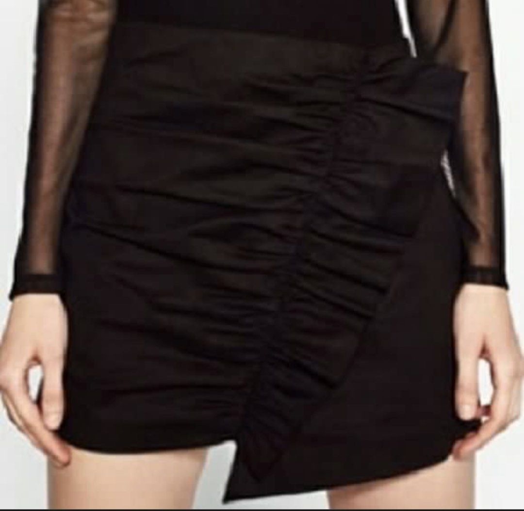 Zara skirt (Category: Other Bottoms) located in San Jose del Monte. Submitted by senorita_wella (Listing ID 1468314730, Image 3). Description: .