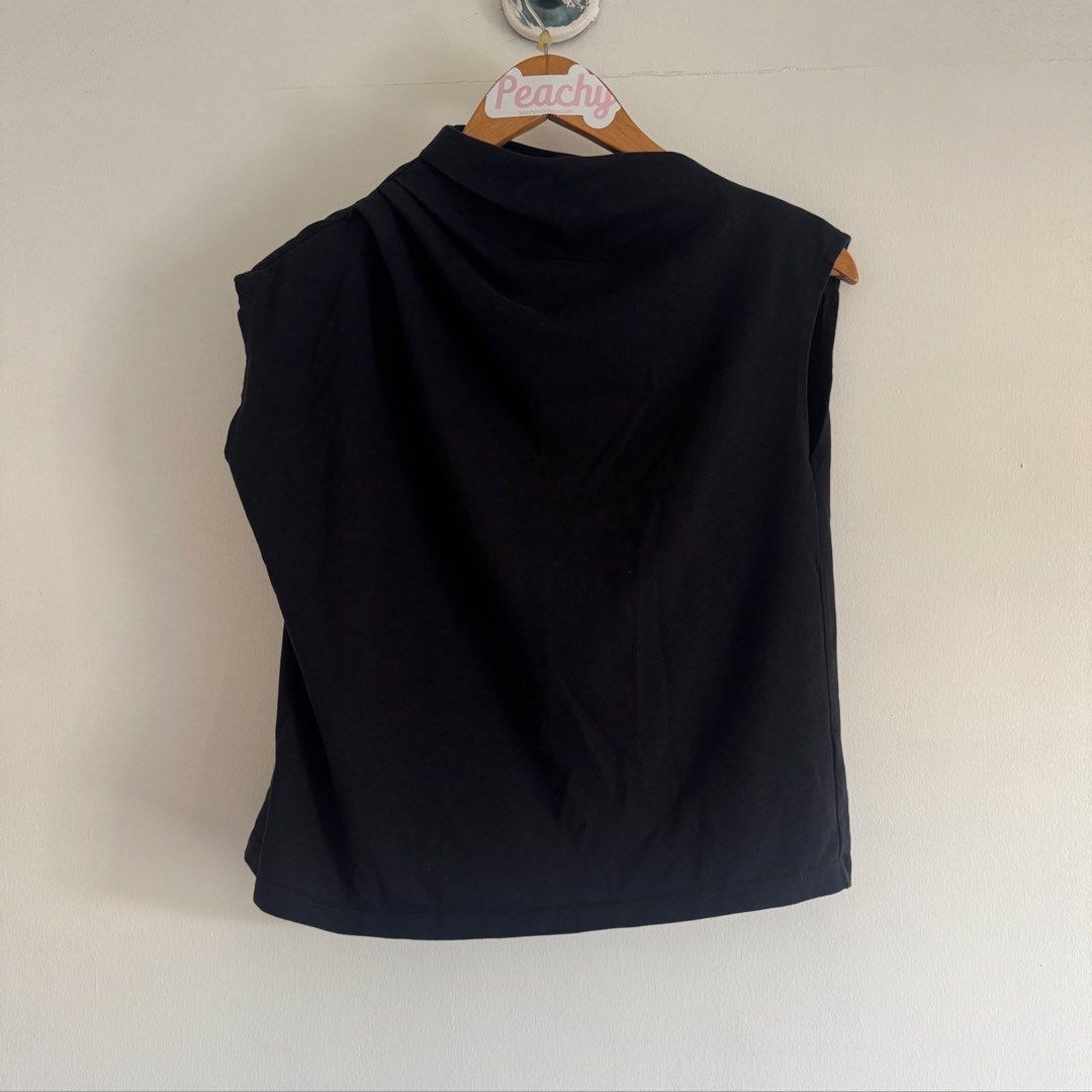 Zara to (Category: Blouses) located in Manila. Submitted by apparella.ph (Listing ID 1468287796, Image 1). Description: Hard to let go. No more lp Will keep if no one buys Bust:38 Length:24 ☑️Everything is my Own preloved / BNWT/BNWOT ☑️ not thrifted/Ukay ☑️ malukot sa picture kasi na stock sa cabinet (tinatamad mag plantsa ✌️ ) ☑️Personal items ( usually bought in US/UK/JPN ) every year po ako nag aabroad so expect i don’t sell fake items and me