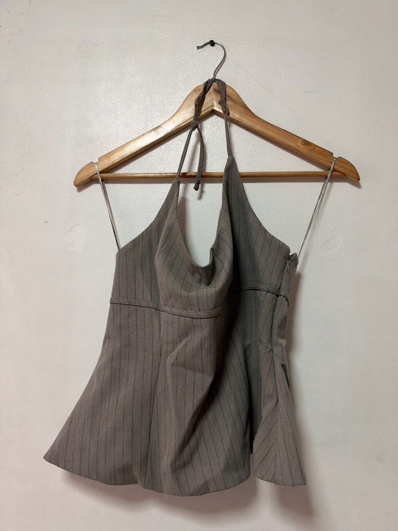 Zara Top (Category: Sleeveless) located in Manila. Submitted by oggoodsph (Listing ID 1468332531, Image 1). Description: Medium-large frame Bought from zara italy.