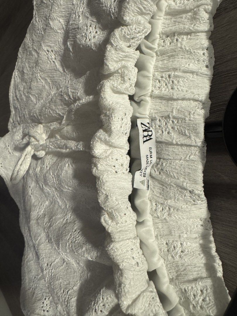 Zara white embroidered eyelet drawstring shorts (Category: Shorts) located in Taguig. Submitted by kittychum (Listing ID 1468323930, Image 2). Description: White Size: Medium With lining .