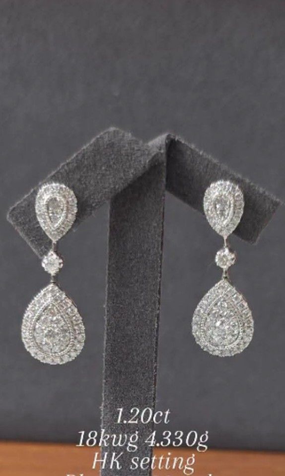 1.20carat diamond earrings (Category: Earrings) located in Malolos. Submitted by keenhorse_ef38ab (Listing ID 1468578978, Image 1). Description: 1.20carat diamond 18karat gold MEETUP/SAME DAY DELIVERY WITHIN METRO MANILA.