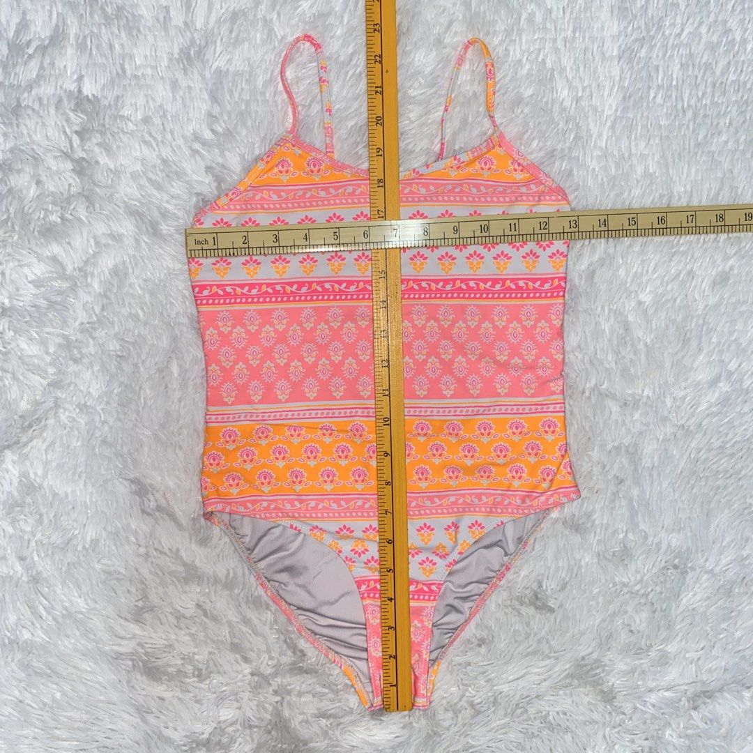 13-14 Sunuva Swimsuit (Category: Bikinis & Swimsuits) located in Bulacan. Submitted by jexmd (Listing ID 1468581111, Image 2). Description: .