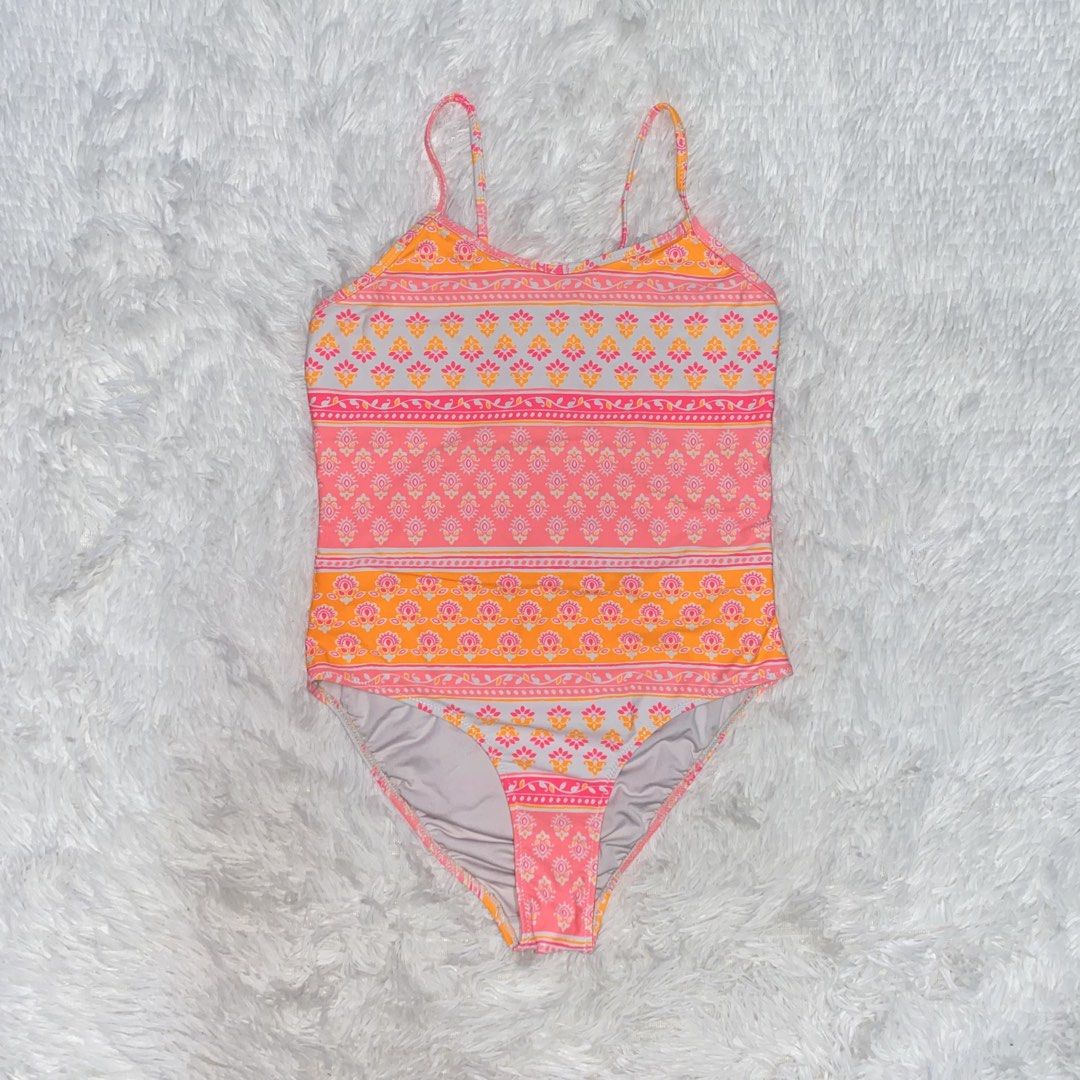 13-14 Sunuva Swimsuit (Category: Bikinis & Swimsuits) located in Bulacan. Submitted by jexmd (Listing ID 1468581111, Image 1). Description: .