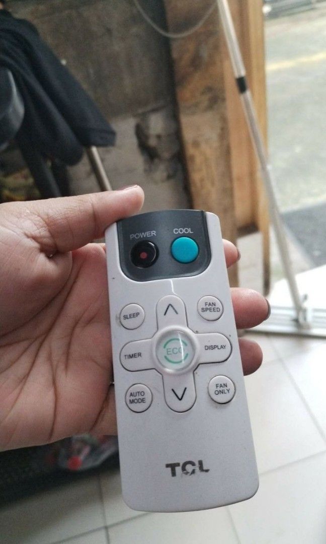 1.5hp Aircon inverter (Category: Air Conditioning and Heating) located in Manila. Submitted by ali_ysa (Listing ID 1468642687, Image 2). Description: Good condition No any issues No repair history Rfs Lipat bahay. di na need AC.
