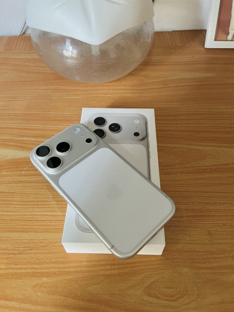 17 pro silver 256 (Category: iPhone 17 Series) located in Cavite. Submitted by itsfayepadua (Listing ID 1468677601, Image 1). Description: Personal use phone lady owned Pristine condition 100% bh 155 cc Bought bnew last may 2026 NTC F.u local variant NOT RUSH! Autopass sa buy n sell (kabisado ko na kayo)🤪 Dasma cav .
