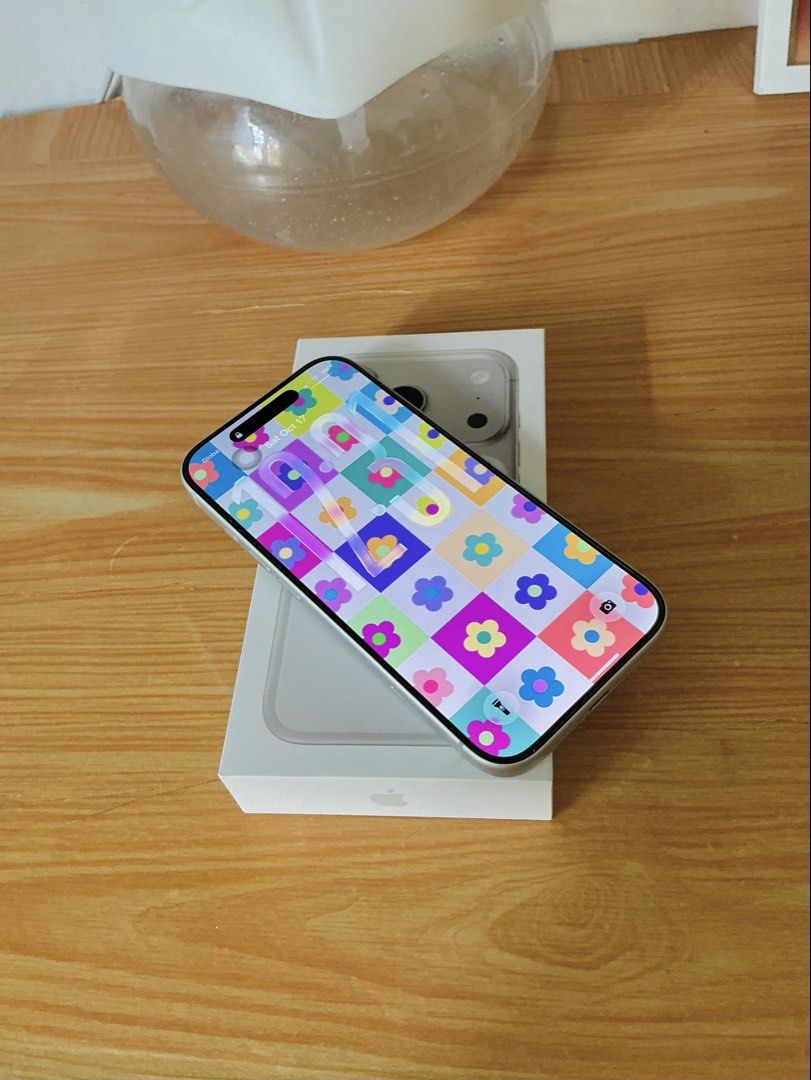 17 pro silver 256 (Category: iPhone 17 Series) located in Cavite. Submitted by itsfayepadua (Listing ID 1468677601, Image 2). Description: Personal use phone lady owned Pristine condition 100% bh 155 cc Bought bnew last may 2026 NTC F.u local variant NOT RUSH! Autopass sa buy n sell (kabisado ko na kayo)🤪 Dasma cav .