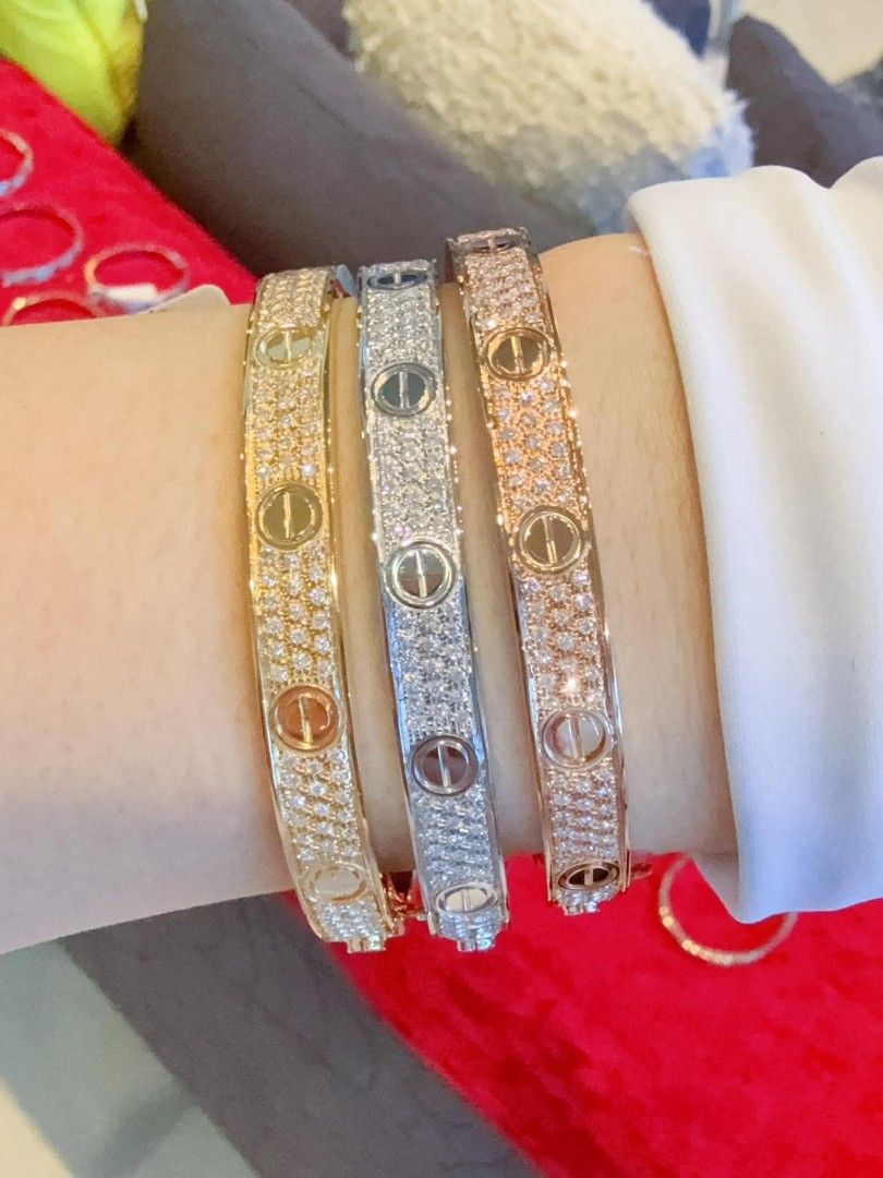 18k HongKong setting gold diamond paved loved bangle (Category: Bracelets) located in Manila. Submitted by bhelgoldseller2ndaccount (Listing ID 1468586981, Image 1). Description: New!!✨New!!✨New!! 18k HongKong setting Gold 11,000/g 💯pawnable/naisasanla 💯with high appraisal rate 💯good investment 💯Direct supplier price 👉OPEN for resellers 🌺please take time to evaluate their actual sizes and grams 👉Best panggift for all occasions ✅ Sold per g