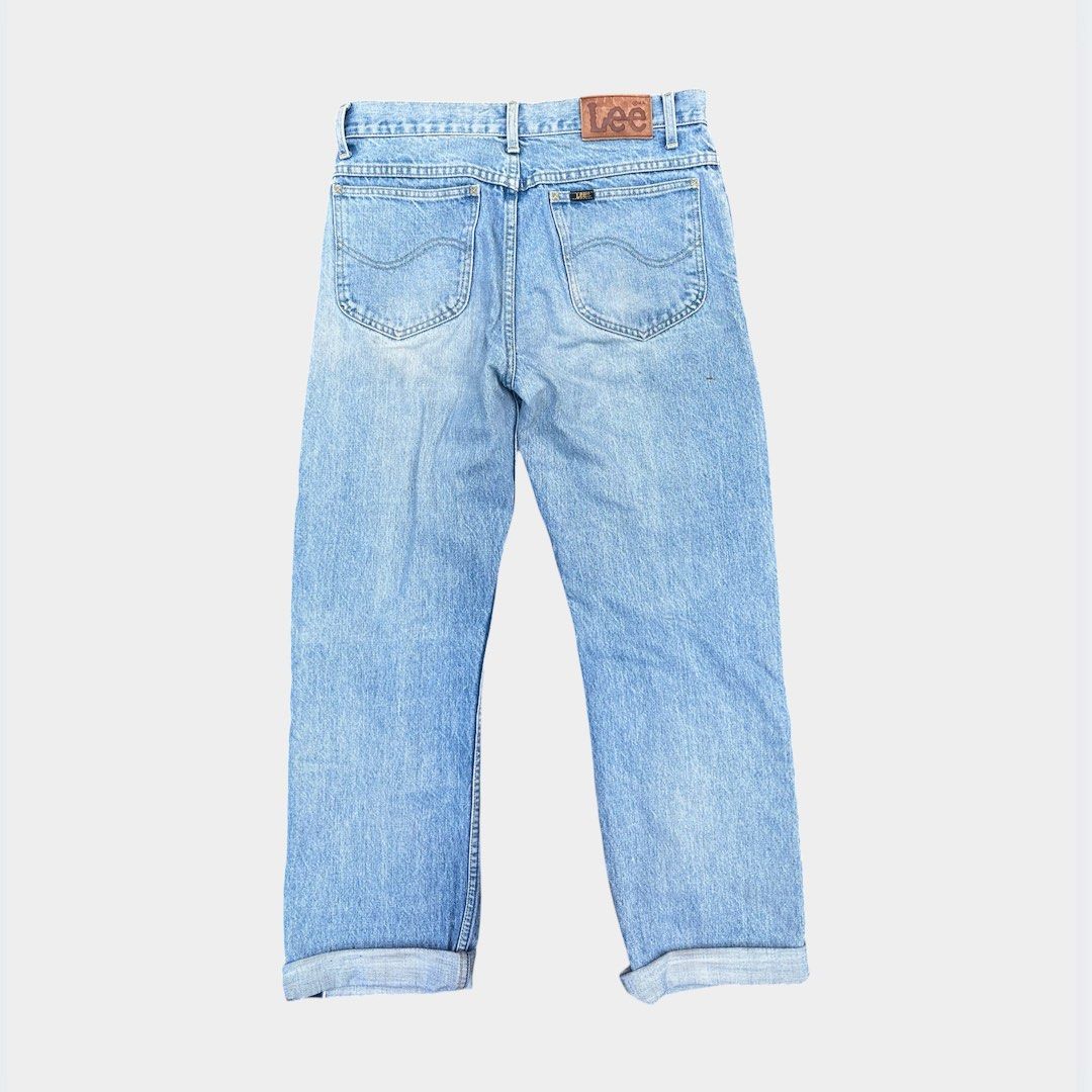 1970s lee selvedge denim (Category: Jeans) located in Calamba. Submitted by juan_jawnz (Listing ID 1468629276, Image 3). Description: Vintage 1980s Lee selvedge Denim. Classic stone washed look to match with band tees or any casual occasion. Waistline- 32 inches Length- 41.75 inches Leg opening- 9 inches Issues: Cut hem Minor stains DM FOR MORE DETAILS! .