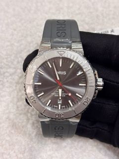 (Category: ) located in . Submitted by luxury_watch888 (Listing ID 1468603882, Image 1). Description: .