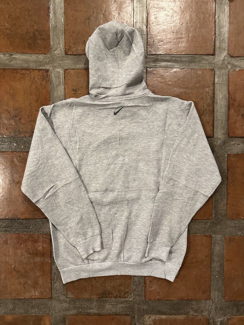 20s Nike Hoodie (Category: Coats, Jackets and Outerwear) located in Baguio. Submitted by thriftowen (Listing ID 1468620445, Image 2). Description: .