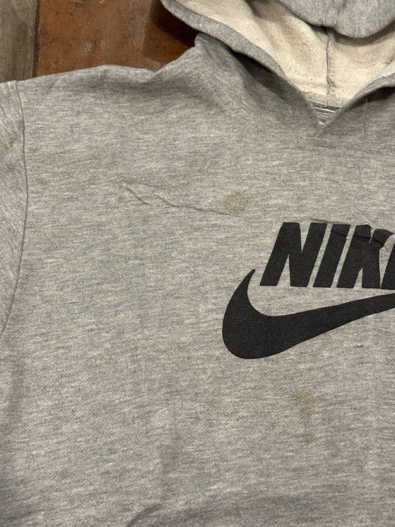 20s Nike Hoodie (Category: Coats, Jackets and Outerwear) located in Baguio. Submitted by thriftowen (Listing ID 1468620445, Image 3). Description: .