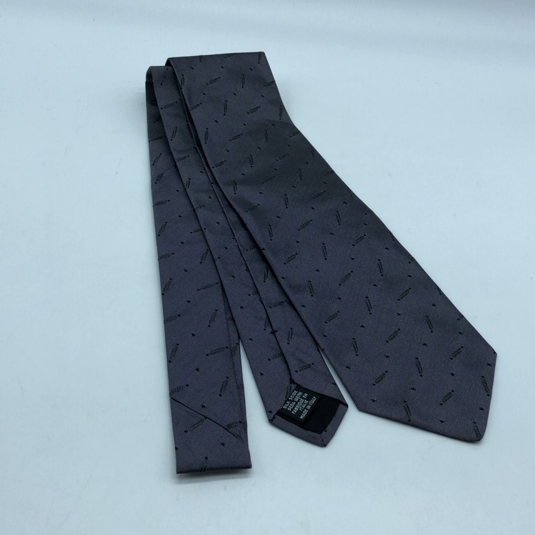 267010004 HUGO BOSS NECKTIE DARK GRAY (Category: Ties) located in Taguig. Submitted by ecoring.ph (Listing ID 1468587221, Image 2). Description: ◆CONDITION: B+ ◆DESCRIPTIONS: (Other defects/info:) The body of the necktie shows signs of use, but remains in good condition. ◆SIZE: ⁎WIDTH: 9cm. (approximately only) ⁎LENGTH: 148cm. (approximately only) ◆INCLUSIONS: NONE ⚠︎Please note that all sizes are approximate and may vary slightly. ⚠︎Please be re