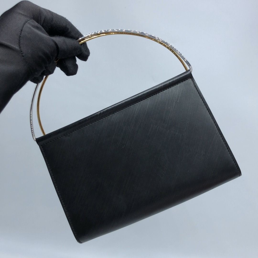 267010062 CARTIER BAG TRINITY MINI BAG ELGD (Category: Luxury Bags & Wallets) located in Taguig. Submitted by ecoring.ph (Listing ID 1468583071, Image 1). Description: ◆CONDITION: B ◆DESCRIPTIONS: (Other defects/info:) OUTER: The body of the bag has minimal scratches and stains. The rubber lining of the bag is scuffed, and has press marks and minimal cracks. INNER: The inside of the bag has stains. HARDWARE: The top handle hardware of the bag is 