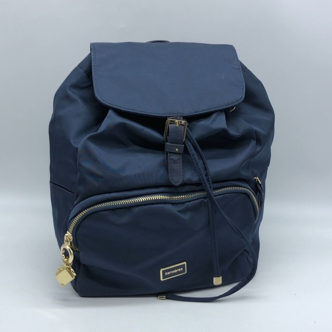 267010104 SAMSONITE BAG NYLON BACKPACK (Category: Luxury Bags & Wallets) located in Taguig. Submitted by ecoring.ph (Listing ID 1468585466, Image 1). Description: ◆CONDITION: BC ◆DESCRIPTIONS: (Other defects/info:) OUTER: The nylon body of the bag is stained and dirty, and shows signs of use. The PVC leather on the bottom, tabs, top handle, side pockets, and closing strap is deteriorated, scratched, scuffed, cracked, chipped, peeled off, and crum