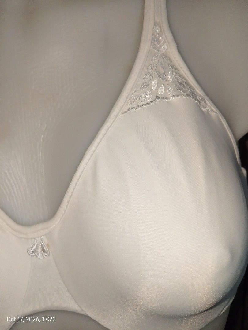 34c Bali white bra no pads with underwire (Category: Undergarments & Loungewear) located in Manila. Submitted by truecrystal-1407 (Listing ID 1468589039, Image 2). Description: .