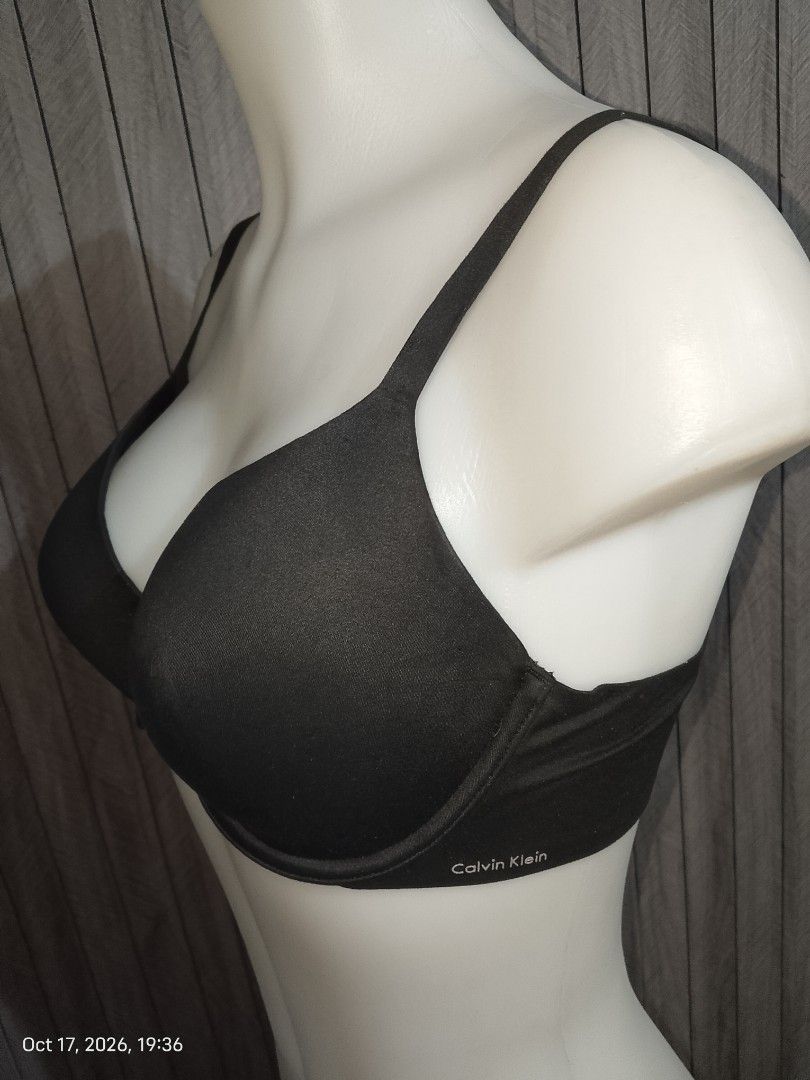 34d Calvin Klein bra black thin pads with underwire (Category: Undergarments & Loungewear) located in Manila. Submitted by truecrystal-1407 (Listing ID 1468616947, Image 2). Description: .