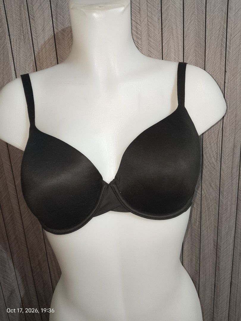 34d Calvin Klein bra black thin pads with underwire (Category: Undergarments & Loungewear) located in Manila. Submitted by truecrystal-1407 (Listing ID 1468616947, Image 1). Description: .