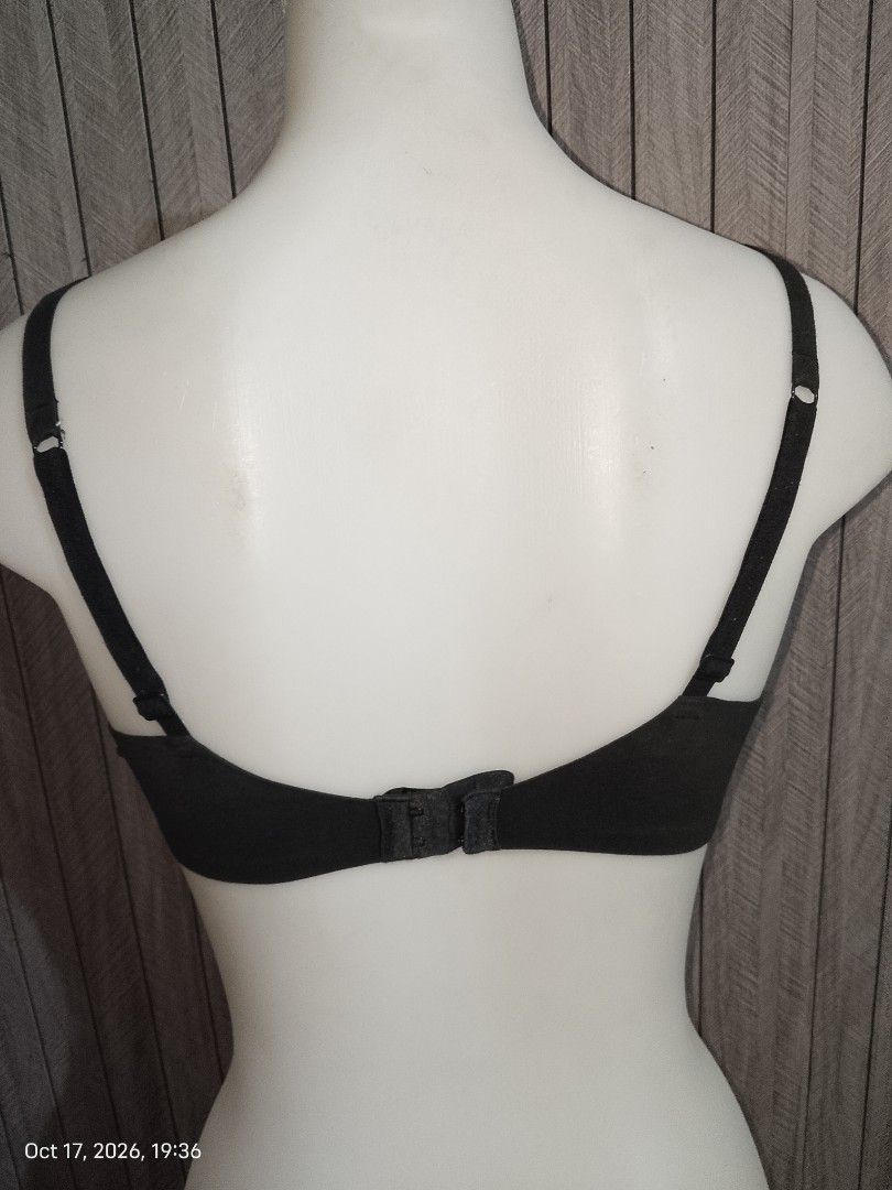 34d Calvin Klein bra black thin pads with underwire (Category: Undergarments & Loungewear) located in Manila. Submitted by truecrystal-1407 (Listing ID 1468616947, Image 3). Description: .