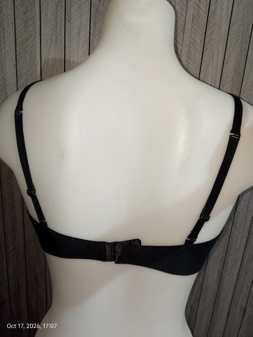 36d LA SENZA BRA PADDED NONWIRE (Category: Undergarments & Loungewear) located in Manila. Submitted by truecrystal-1407 (Listing ID 1468585481, Image 2). Description: .