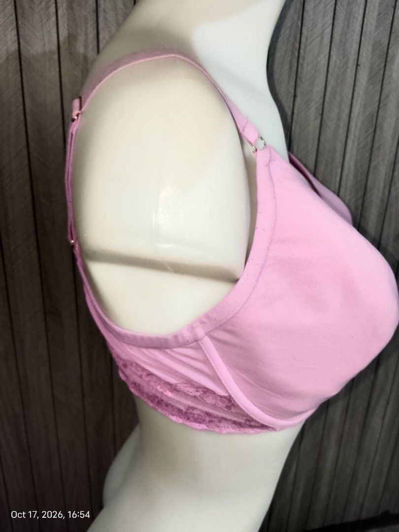 38ddd NATORI BRA THIN SOFT PADS WITH UNDERWIRE (Category: Undergarments & Loungewear) located in Manila. Submitted by truecrystal-1407 (Listing ID 1468584745, Image 2). Description: .