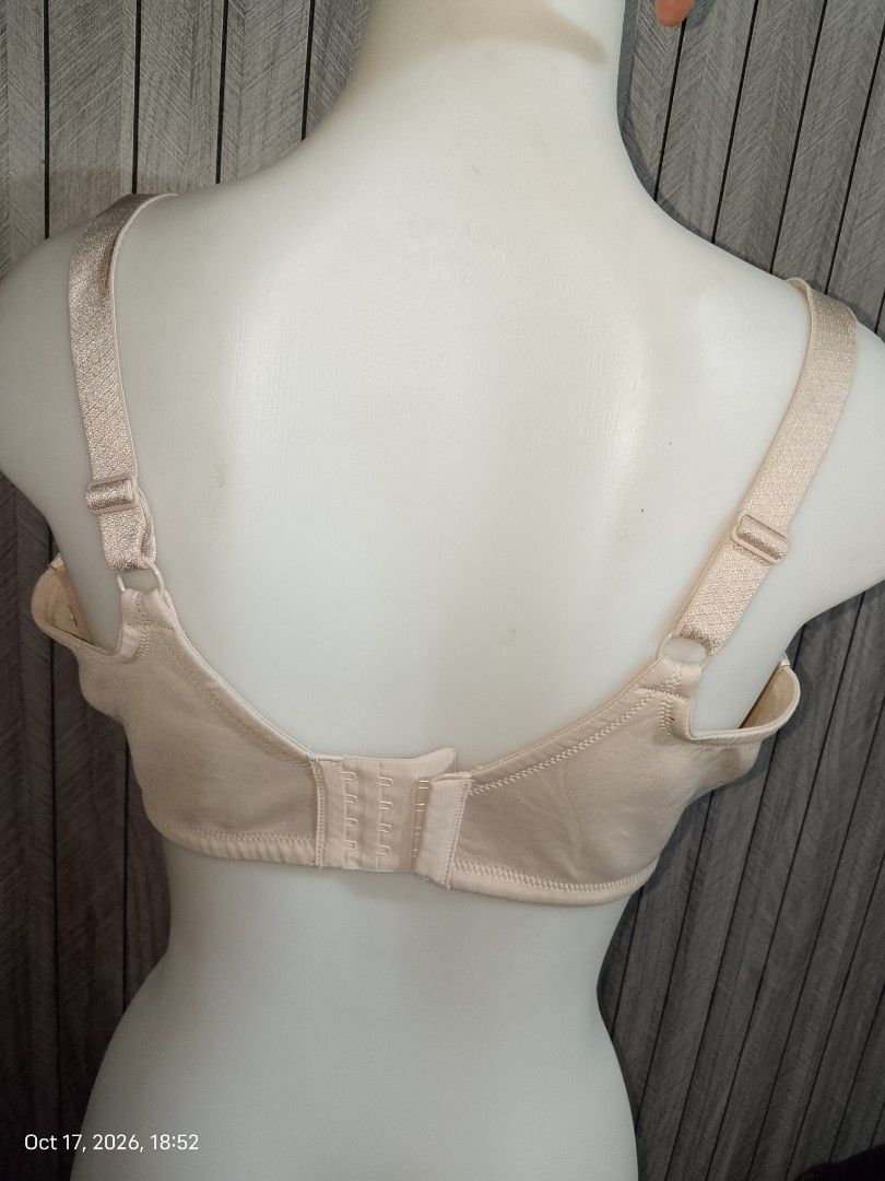 38ddd Vanity fair Beige bra thin pads with underwire (Category: Undergarments & Loungewear) located in Manila. Submitted by truecrystal-1407 (Listing ID 1468608896, Image 3). Description: plus size bra.