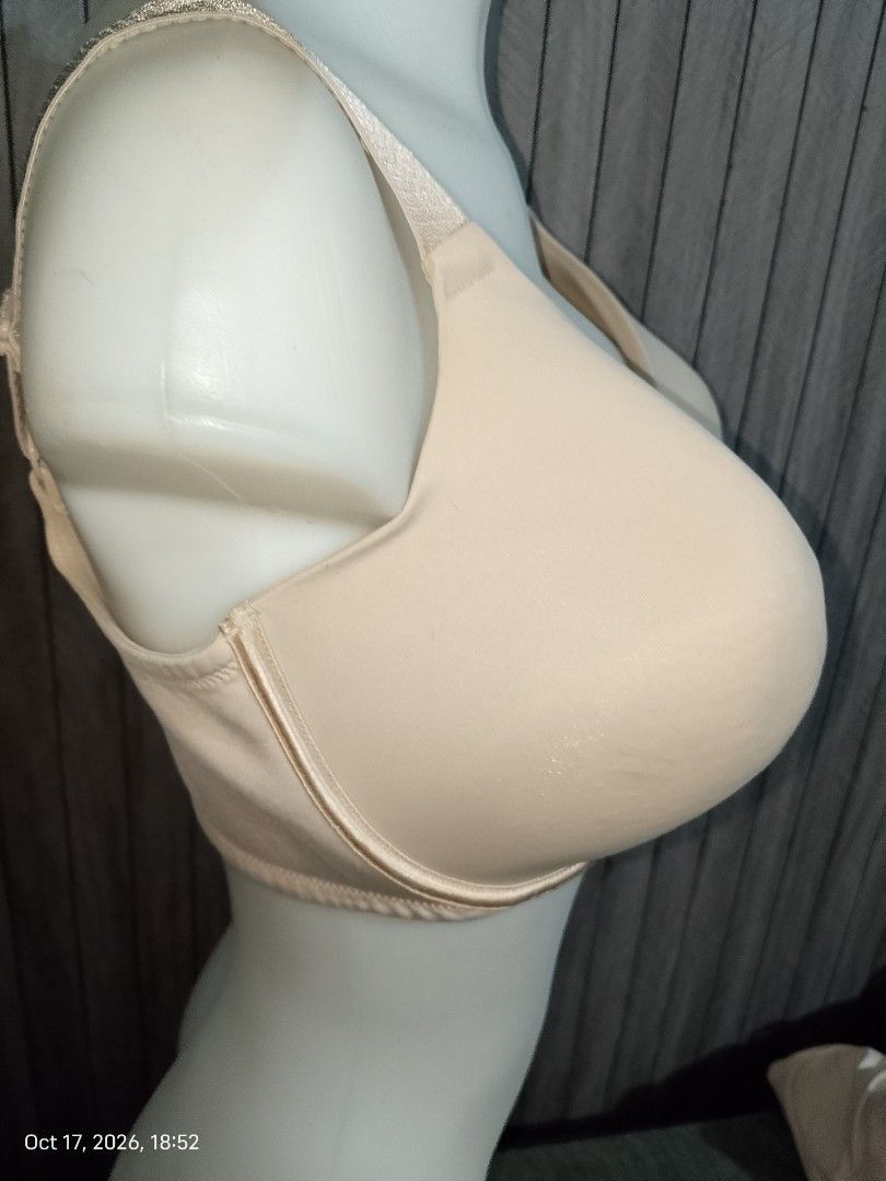 38ddd Vanity fair Beige bra thin pads with underwire (Category: Undergarments & Loungewear) located in Manila. Submitted by truecrystal-1407 (Listing ID 1468608896, Image 2). Description: plus size bra.