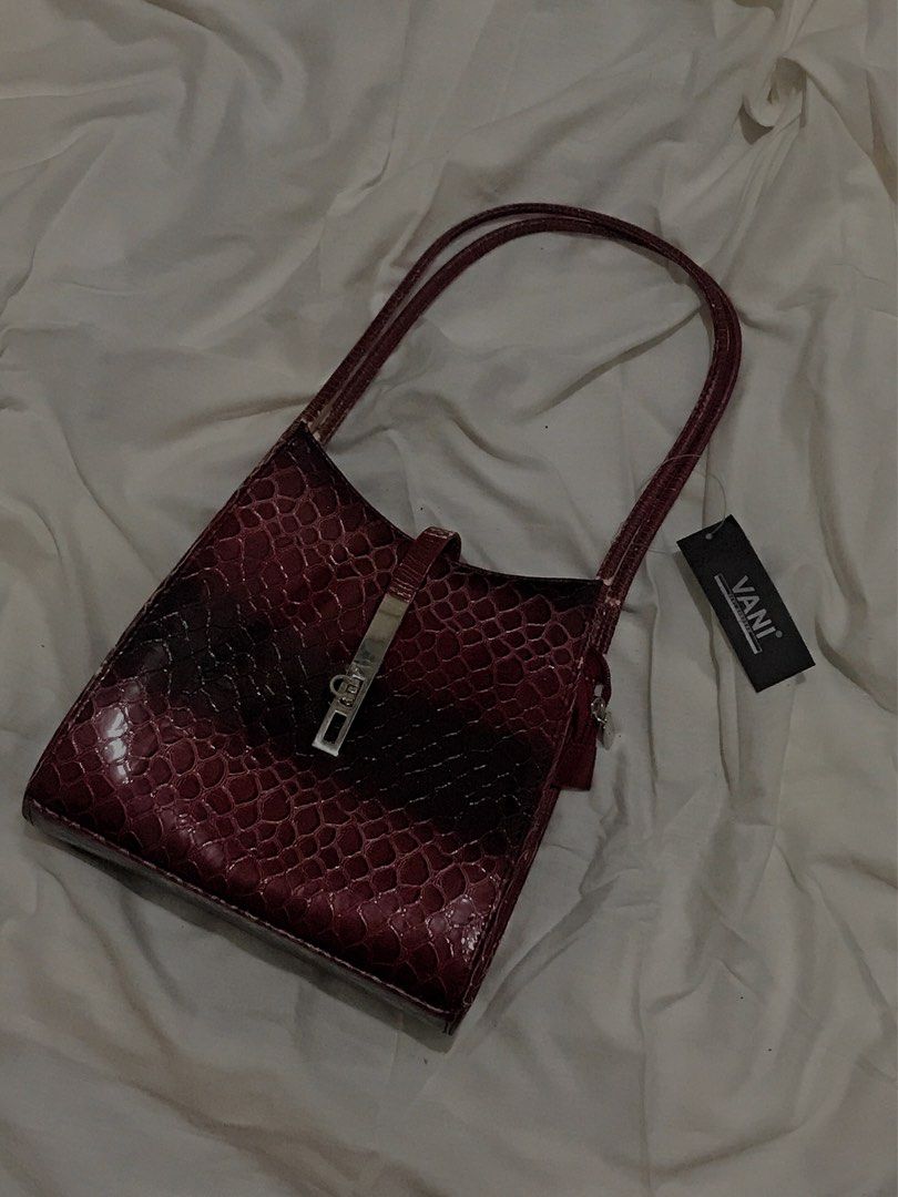 6 bags (branded from US) take all! (Category: Shoulder Bags) located in Manila. Submitted by ms.jv (Listing ID 1468626396, Image 2). Description: take all 500 pesos! rfs: decluttering.