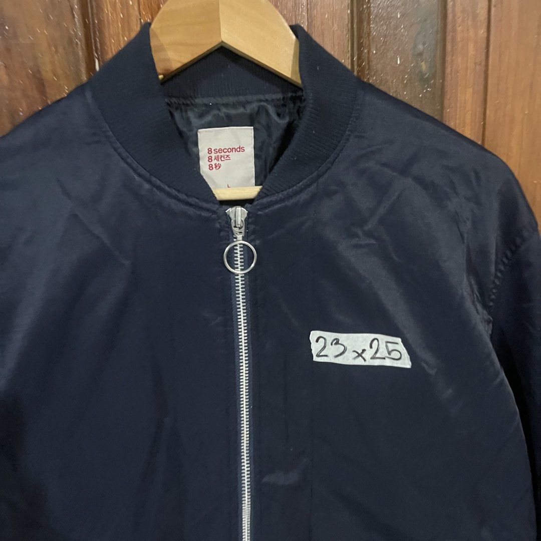 8 seconds bomber jacket size large (Category: Coats, Jackets and Outerwear) located in Butuan. Submitted by cgsayas20083001 (Listing ID 1468618625, Image 2). Description: Size large .