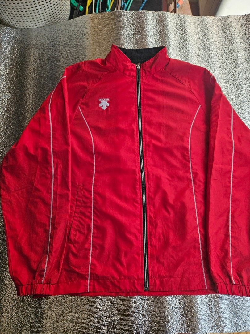 🔥 Descente "ION-BODIES" Functional Track Jacket 🔥 (Category: Coats, Jackets and Outerwear) located in Las Pinas. Submitted by thriftedjacketsbybang (Listing ID 1468685922, Image 2). Description: 🔥 Descente "ION-BODIES" Functional Track Jacket 🔥 Upgrade your streetwear game with this crisp red Descente sports windbreaker! Fully loaded with technical details including a breathable back cape vent, full inner mesh lining, clean contrast piping, a