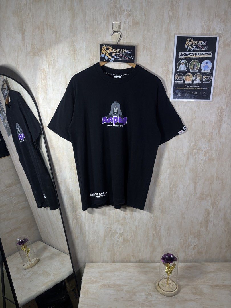 AAPE AAPER KILO GRAPHIC TSHIRT (Category: Tshirts & Polo Shirts ) located in Cabuyao City. Submitted by pormanation-thrift-store (Listing ID 1468620408, Image 1). Description: AAPE AAPER KILO GRAPHIC TSHIRT Condition: LIKE NEW Color rate: 10/10 (PWEDE SA MASELAN) Size: LARGE FIT (SMALL OVERSIZE ON TAG) Dimes: 21”WX 28 Issue: NONE✅ Price: 1200.