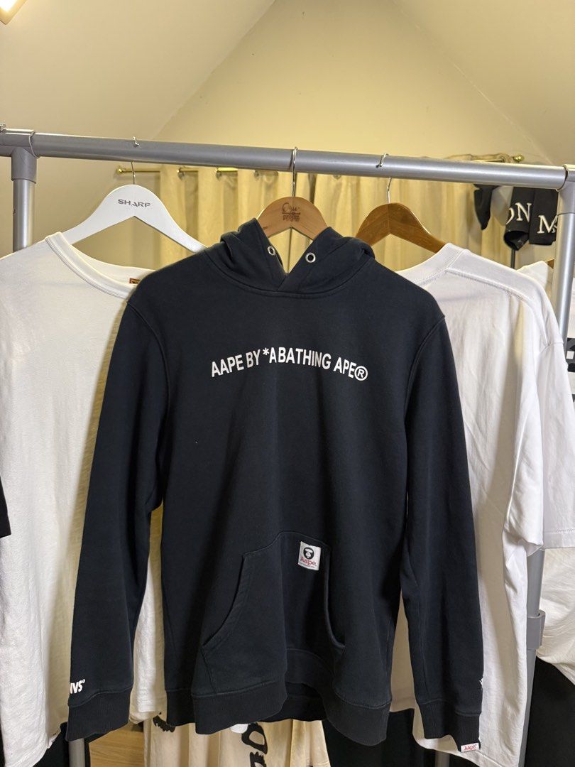 AAPE hoodie (Category: Coats, Jackets and Outerwear) located in Santa Rosa. Submitted by rgnrvn300 (Listing ID 1468666852, Image 1). Description: Aape hoodie Excellent condition 1,200 XL regular fit 22.5x28 Missing puller.