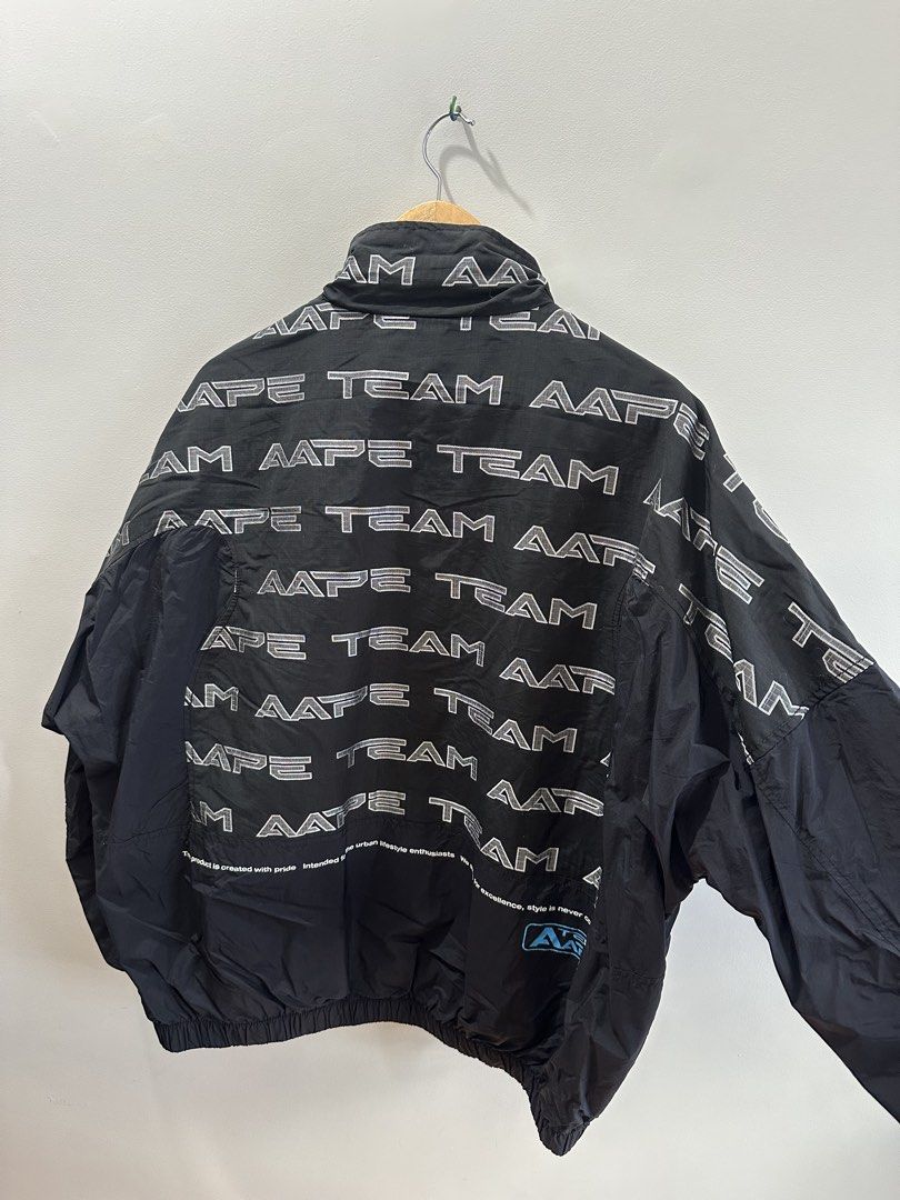 AAPE Logo Shell Jacket (Category: Coats, Jackets and Outerwear) located in Baguio. Submitted by .daryl (Listing ID 1468655248, Image 2). Description: 29 width 27 length .