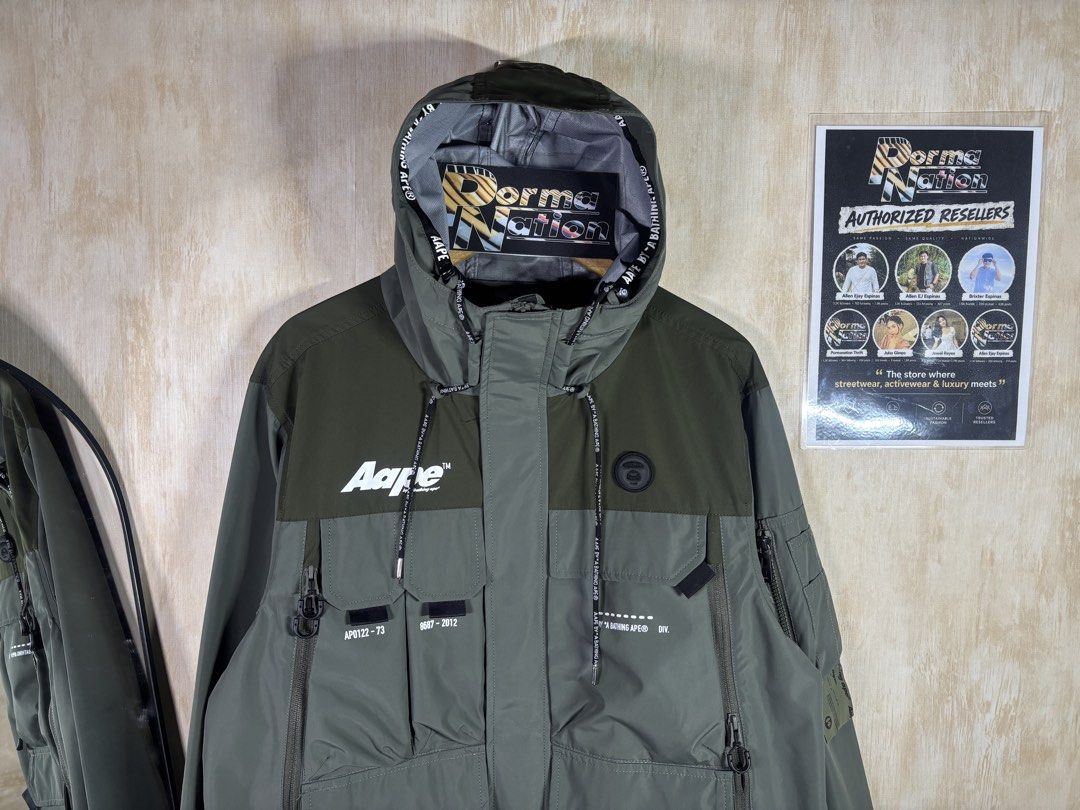 AAPE MULTI POCKET MOUNTAIN PARKA UTILITY JACKET (Category: Coats, Jackets and Outerwear) located in Cabuyao City. Submitted by pormanation-thrift-store (Listing ID 1468599079, Image 3). Description: AAPE MULTI POCKET MOUNTAIN PARKA UTILITY JACKET Condition: LIKE NEW Color rate: 10/10 (PWEDE SA MASELAN) Size: XL Dimes: 23.5”Wx30.5”L Issue: NONE‼️ Price: 4500.