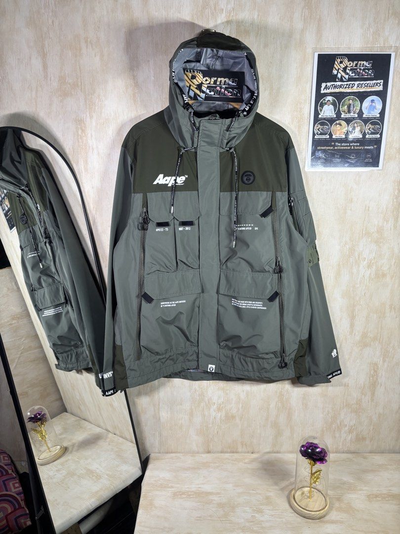 AAPE MULTI POCKET MOUNTAIN PARKA UTILITY JACKET (Category: Coats, Jackets and Outerwear) located in Cabuyao City. Submitted by pormanation-thrift-store (Listing ID 1468599079, Image 1). Description: AAPE MULTI POCKET MOUNTAIN PARKA UTILITY JACKET Condition: LIKE NEW Color rate: 10/10 (PWEDE SA MASELAN) Size: XL Dimes: 23.5”Wx30.5”L Issue: NONE‼️ Price: 4500.