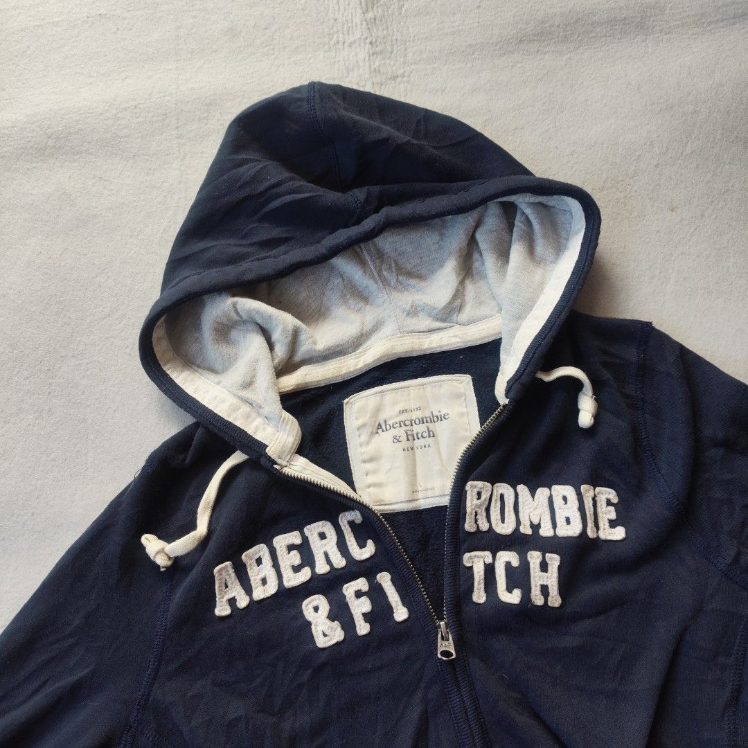 Abercrombie and Fitch Zip Jacket (Category: Coats, Jackets and Outerwear) located in Balamban. Submitted by winston.jude (Listing ID 1468522344, Image 2). Description: large(women) width:19.5 length:25 good condition no issues 650+sf.