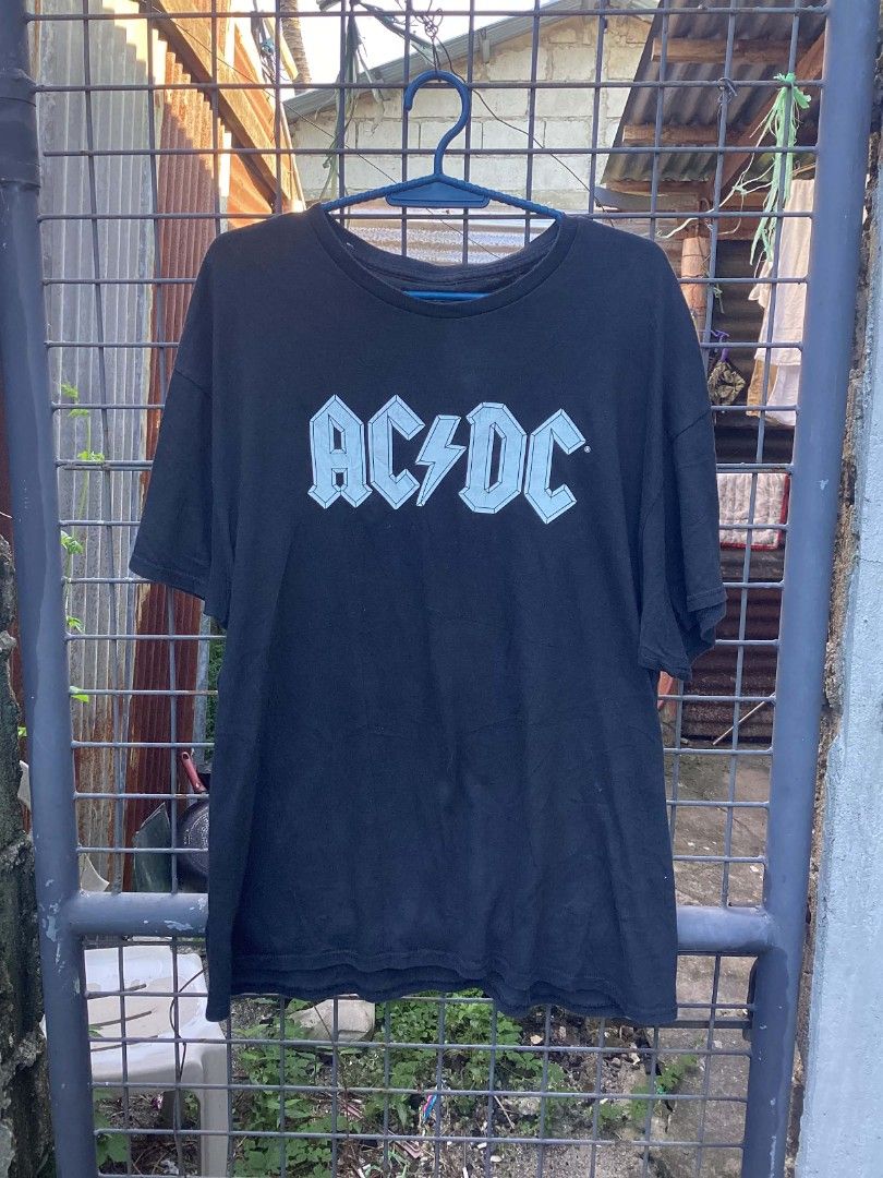 ACDC Spellout Tee dated 2021 (Category: Tshirts & Polo Shirts ) located in Balanga. Submitted by archivefine_ds (Listing ID 1468581971, Image 1). Description: ACDC Spellout Tee dated 2021 Size XL on tag 10/10 good condi, need wash w 22 L 28 400+sf.