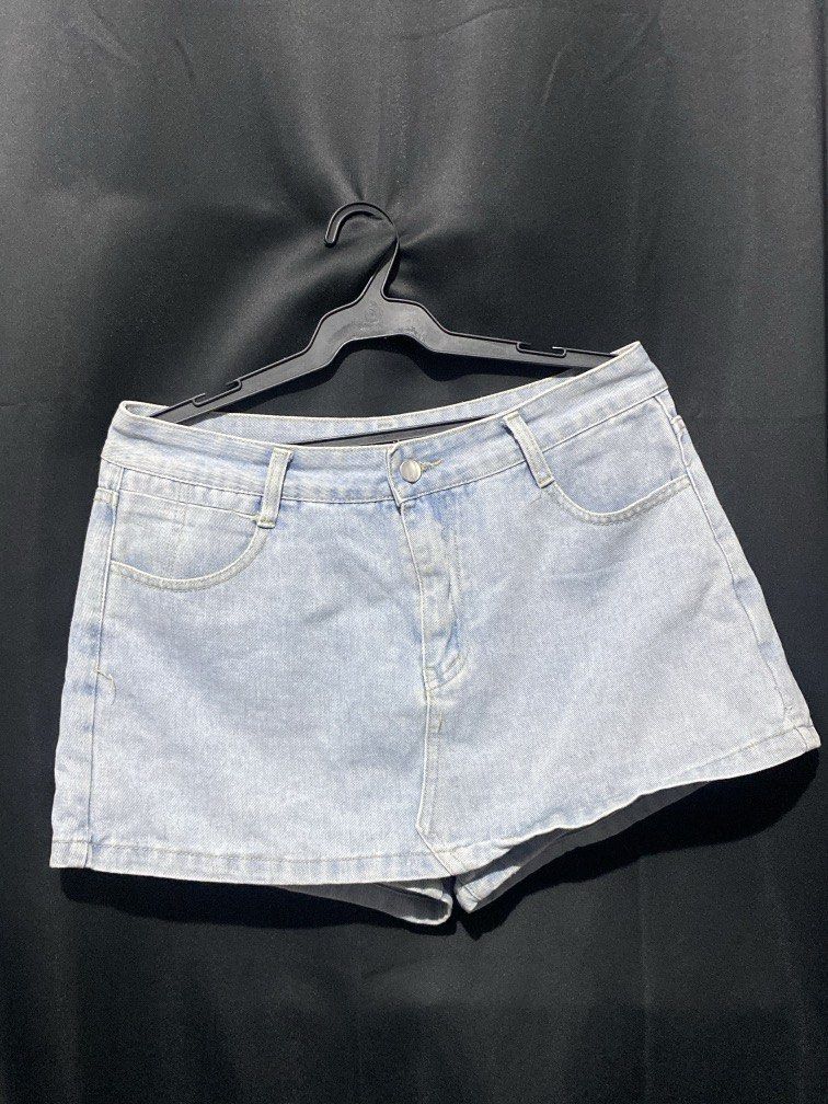 Acid Blue Skort (Category: Coats, Jackets and Outerwear) located in Paranaque City. Submitted by things.jesspreloved (Listing ID 1468589873, Image 1). Description: .