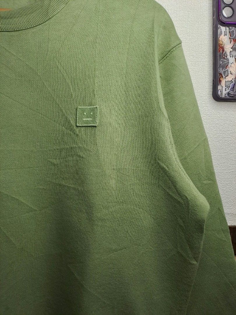 Acne Studios Fala Animal Face Patch (Category: Coats, Jackets and Outerwear) located in Manila. Submitted by yaseen_73 (Listing ID 1468710538, Image 2). Description: Acne Studios Face Patch Chest Logo Olive Green Fala Animal Velvet Reverse Cotton Pullover Wearing Size : XS on Tag Dimensions : Please Refer to the Photo Color Rate : 9.9/10 - Needs Washing - Issue : With Stain or Minimal Discoloration - Nearly New Condition Or Best Offer Courier : J