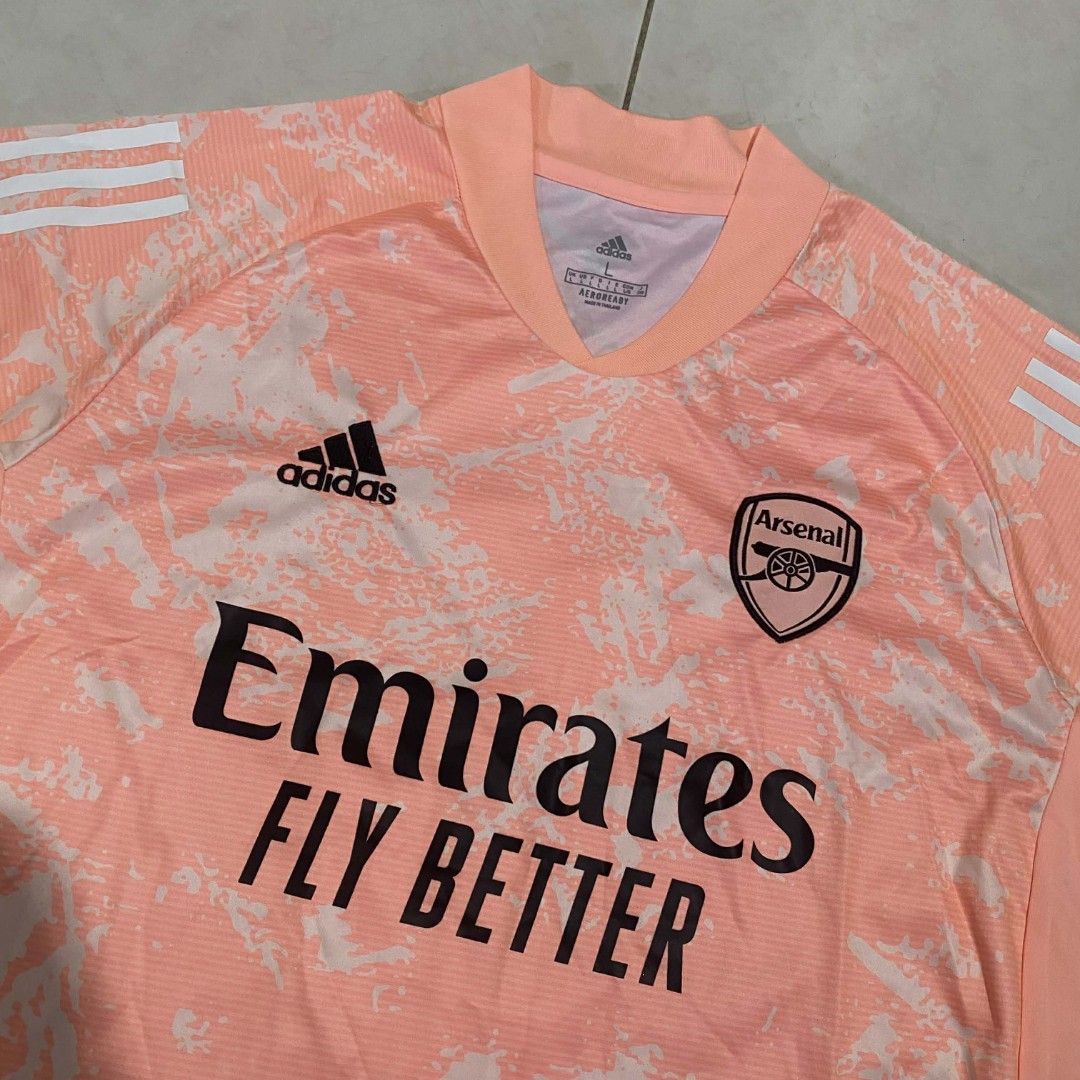 Adidas Arsenal Training Jersey (Category: Activewear) located in Dipolog. Submitted by ethrifttt (Listing ID 1468512789, Image 3). Description: Adidas Arsenal Training Jersey 21.5 x 29 size large foldlines sa print (not noticeable).
