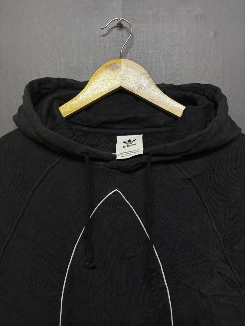 Adidas Big Logo (Category: Coats, Jackets and Outerwear) located in Cavite. Submitted by staythrifted.23 (Listing ID 1468617796, Image 2). Description: Medium on 🏷️ ( Oversized ) Dimes : Length 23 Width 30.5 Excellent Color rate 9.5/10 Issue ❌ Loc. Cavite We ship nationwide Payment first .