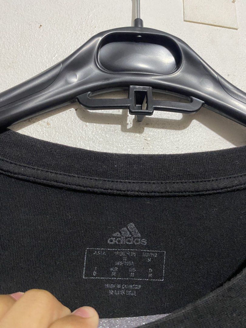 ADIDAS BIG LOGO SHIRT (Category: Tshirts & Polo Shirts ) located in Manila. Submitted by brndn.rgld (Listing ID 1468665086, Image 3). Description: 23 Width 28 Length Verygood condition No issue Dm ur sure offer only.