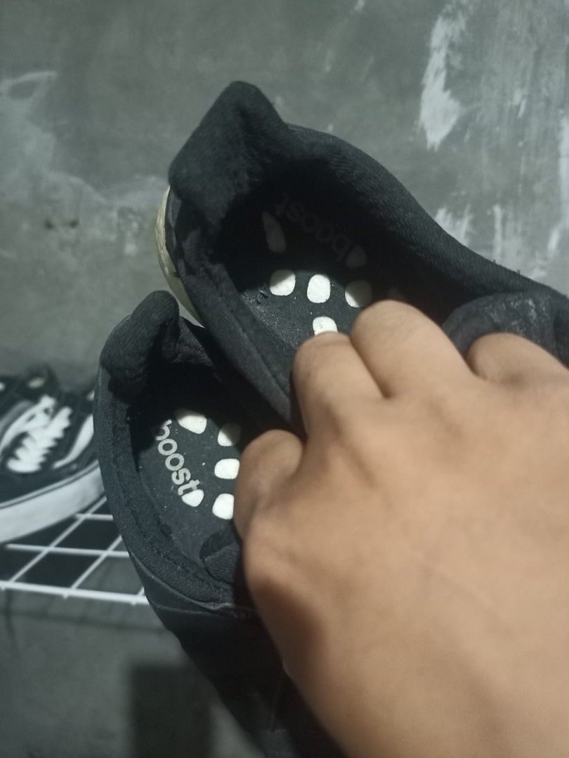 Adidas Boost (Category: Sneakers) located in Mabalacat. Submitted by hasashoe (Listing ID 1468602814, Image 3). Description: SIZE ON PIC EXCELLENT CONDITION GOOD WORKING PERFORMANCE WEAR AND GO.