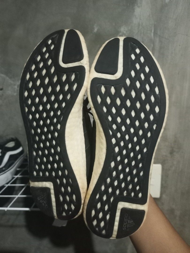 Adidas Boost (Category: Sneakers) located in Mabalacat. Submitted by hasashoe (Listing ID 1468602814, Image 2). Description: SIZE ON PIC EXCELLENT CONDITION GOOD WORKING PERFORMANCE WEAR AND GO.