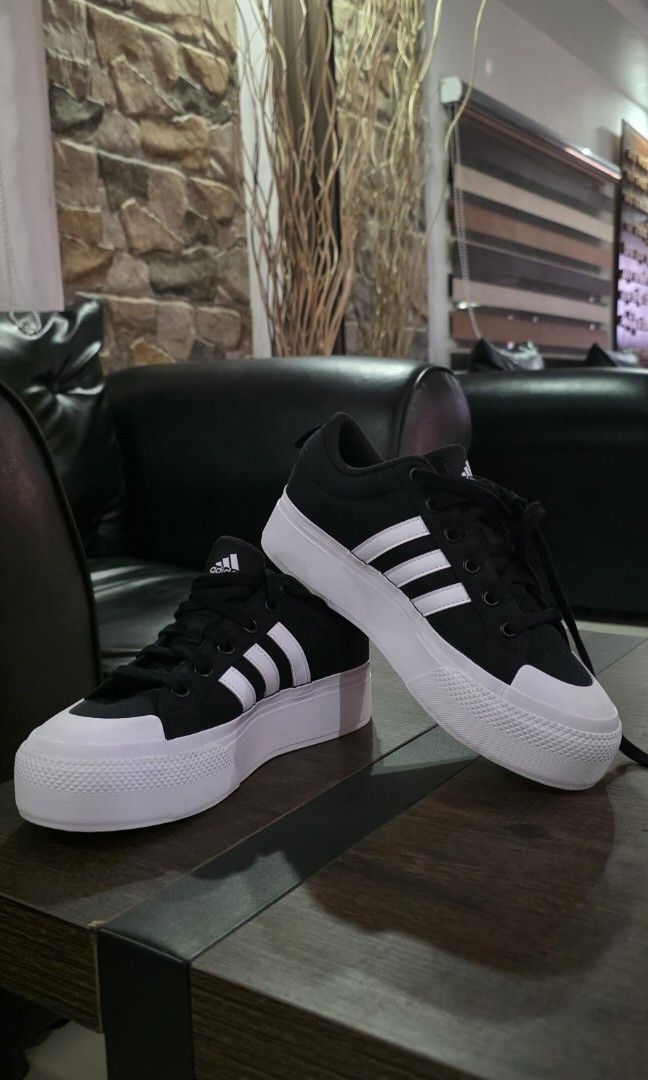 Adidas Bravada 2.0 platform (Category: Sneakers) located in Apalit. Submitted by mjtwicedstyle_de_ap (Listing ID 1468545635, Image 2). Description: brandnew with box size 7 US.