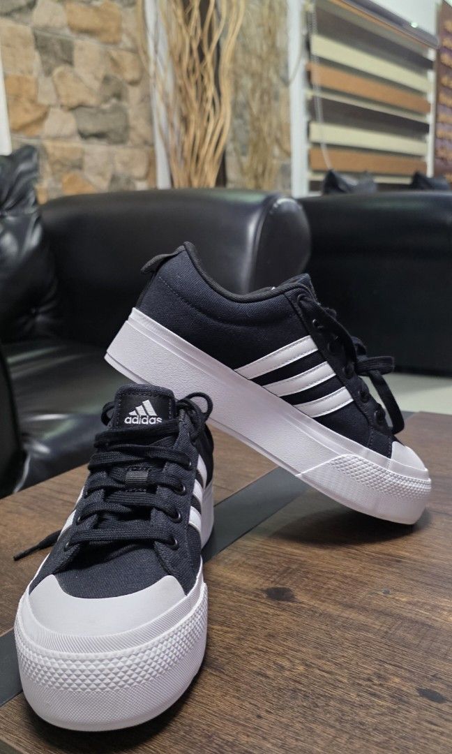 Adidas Bravada 2.0 platform (Category: Sneakers) located in Apalit. Submitted by mjtwicedstyle_de_ap (Listing ID 1468545635, Image 1). Description: brandnew with box size 7 US.