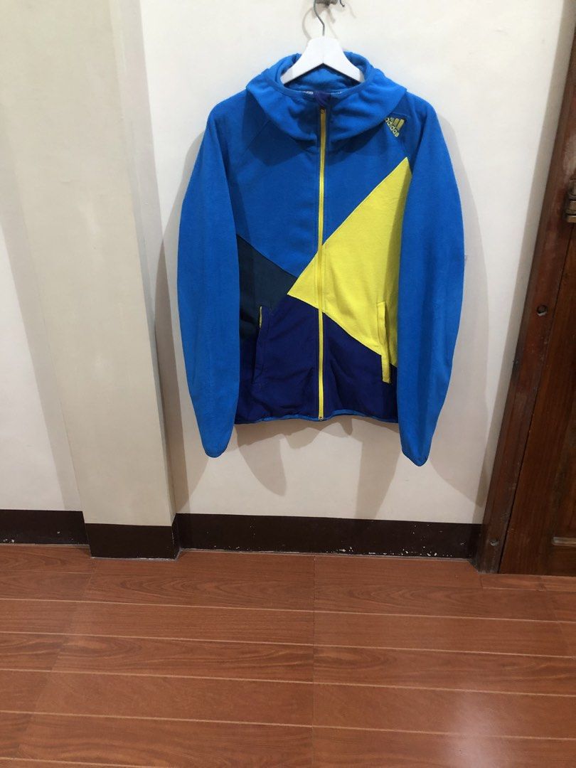 Adidas Hoodie Jacket (Category: Coats, Jackets and Outerwear) located in Oas. Submitted by alithrifthunter (Listing ID 1468592171, Image 2). Description: .