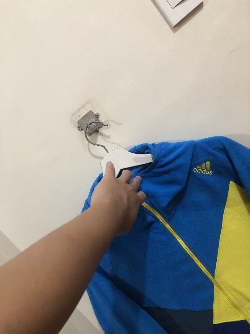 Adidas Hoodie Jacket (Category: Coats, Jackets and Outerwear) located in Oas. Submitted by alithrifthunter (Listing ID 1468592171, Image 3). Description: .