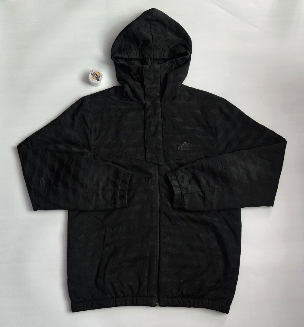 Adidas Monogram Puffer Jacket (Category: Coats, Jackets and Outerwear) located in Manapla. Submitted by gentleturtle_3dc683 (Listing ID 1468681122, Image 1). Description: Adidas Monogram Puffer Jacket 💵 ₱ 189 from 269 📏 Size: L (21 x 28) 🎨 Color Rate: 9.5 /10 or better ✨ Condition: Great ⚠️ Issue: Minimal signs of use Pre-loved thrifted item. 💬 Message us for inquiries!.
