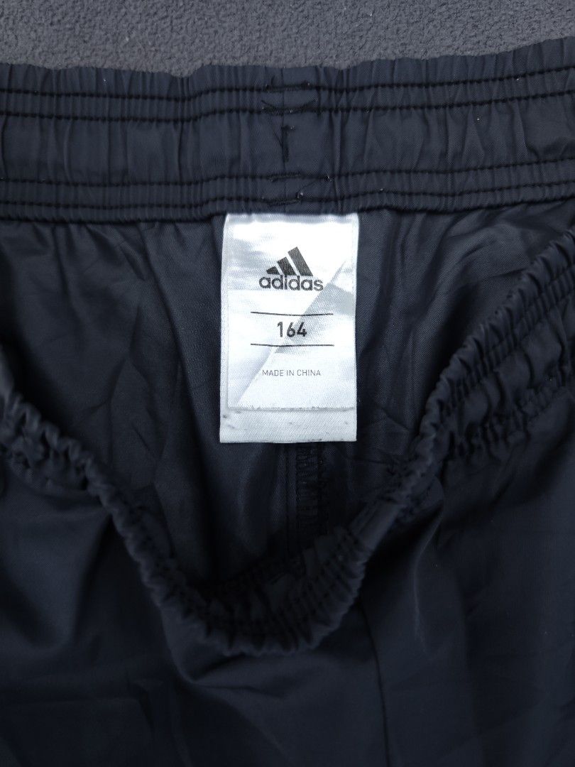 Adidas Nylon Shorts (Category: Shorts) located in Bulacan. Submitted by emilj23 (Listing ID 1468523127, Image 3). Description: Adidas Nylon Shorts Size 164 on tag L 21 W 30-34 Leg Hole 10 Condition 9.5/10 Color rate 9.5/10 No Issue.